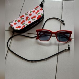 NWOT +1.50 READERS SUNGLASSES w/Cherry Soft Case And Elastic Glaasses Cord.